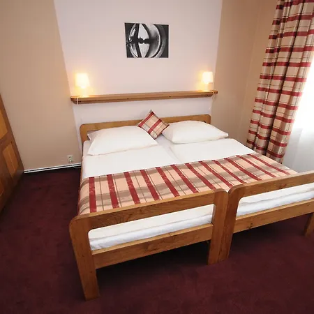 Gasthuis Hendrych 3*